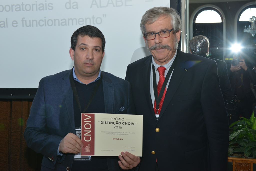 Alabe, representada pelo Dr. António Luís Dias Cerdeira, recebe prémio distinção Enologia